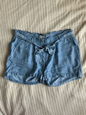 Seraphine Light Blue / Chambray Paperbag Maternity Shorts with Tie Belt